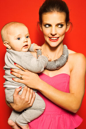 Jag och Yelverton fotograferade för tidningen MAMA 2009. Foto: Hans Ericksson. Anna Lindberg med sonen Yelverton fotograferade för tidningen MAMA 2009. Foto: Hans Ericksson.